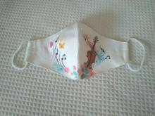 Mascarilla pintada a mano